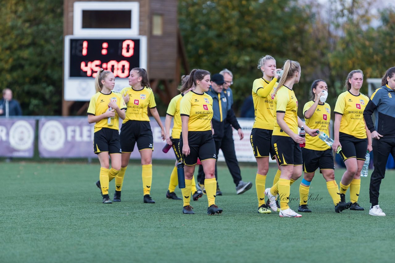 Bild 235 - F SSC Hagen Ahrensburg - SV Frisia 03 Risum-Lindholm : Ergebnis: 2:0